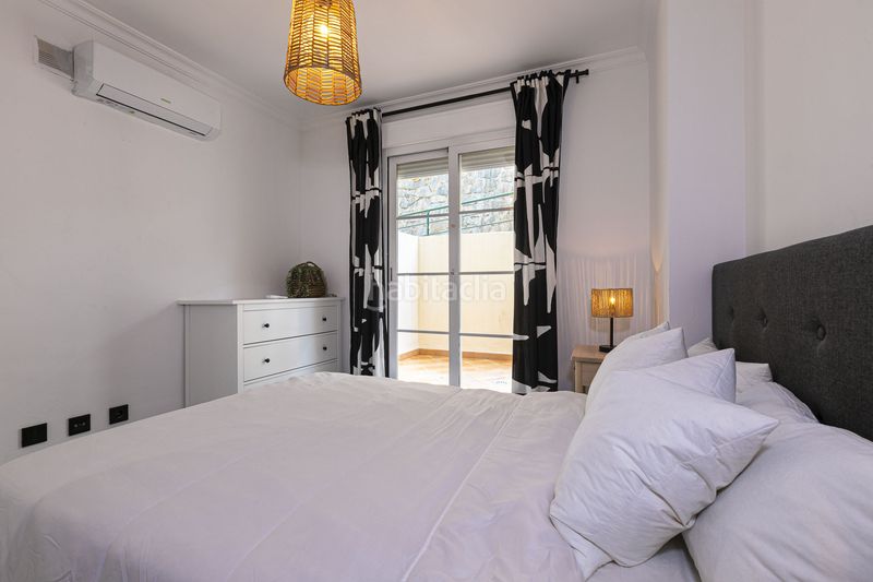 Foto cfde5675-1d06-454c-8e84-6219a98921b0. Apartament amb calefacció aparcament piscina a Nueva Andalucía centro Marbella
