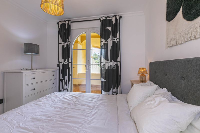 Foto fe217e11-0ba8-4b0c-917c-c98dfc068c98. Apartament amb calefacció aparcament piscina a Nueva Andalucía centro Marbella
