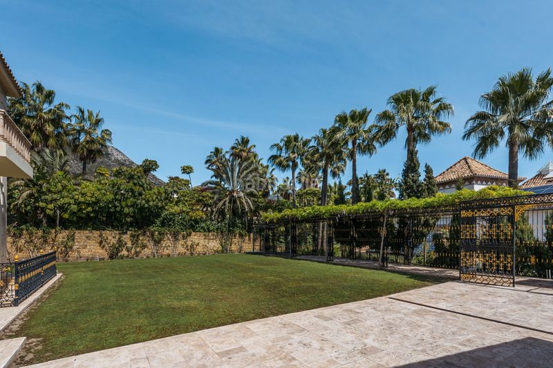 Foto 0cffd8f5-7a9f-4706-959b-20fa592c87ab. Casa amb calefacció aparcament piscina a Casco Antiguo Marbella