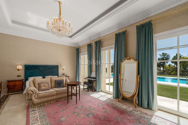 Foto 53302876-d470-4d87-95e1-42ed41f182e6. Casa amb calefacció aparcament piscina a Casco Antiguo Marbella