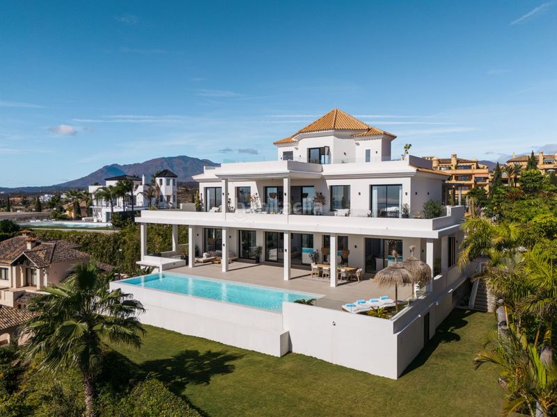 Foto e42d2f42-322c-4464-b454-203c48a413ed. Casa amb calefacció aparcament piscina a Casco Antiguo Marbella