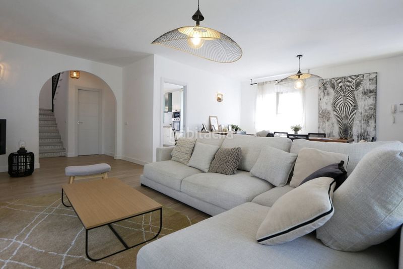 Foto 53372416-6b27-4868-9894-48bc0325712f. Casa amb calefacció aparcament piscina a Elviria Marbella