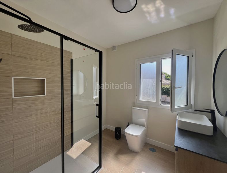Foto cf855430-e49e-4276-8a1c-f387f43d1fef. Casa amb calefacció aparcament piscina a Elviria Marbella