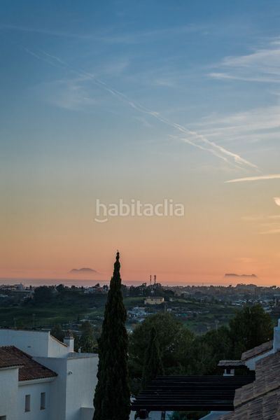 Foto d4312f11-125c-45b2-89fd-5b04ac0415a4. Àtic amb aparcament piscina a Los Naranjos Marbella