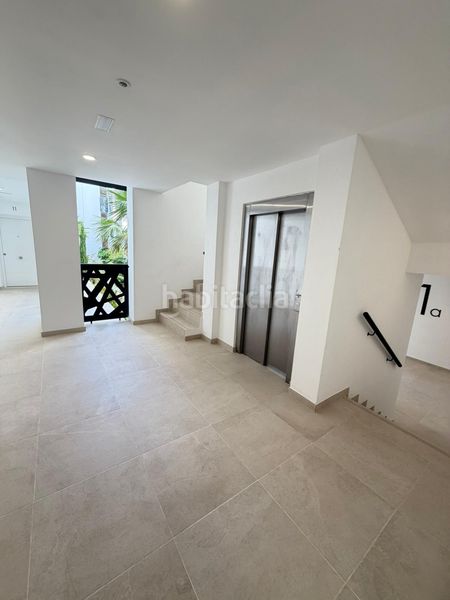 Foto 9029a016-f010-4b6e-9fcf-c90b1c770e5d. Apartament amb calefacció aparcament piscina a Centro Estepona