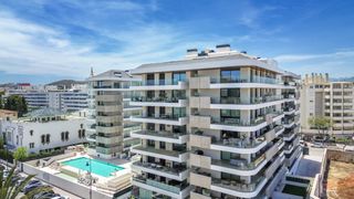 Àtic a Puerto Deportivo. Ático moderno de lujo con vistas al mar en fuengirola