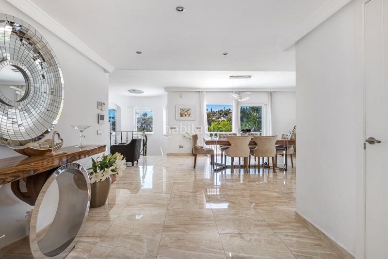Foto 2f245430-42b8-4482-a2da-9cc50182837a. Casa amb calefacció aparcament piscina a Elviria Marbella