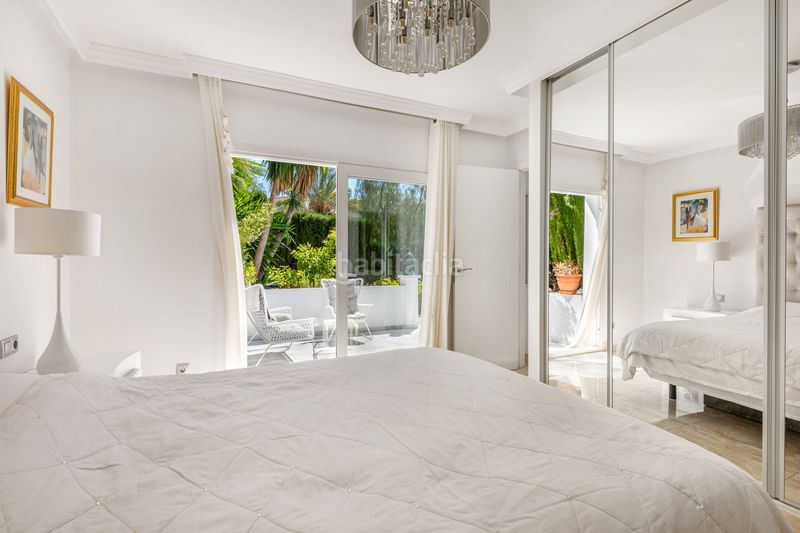 Foto f3f48d19-a118-4888-9739-ed2b8788dfab. Casa amb calefacció aparcament piscina a Elviria Marbella