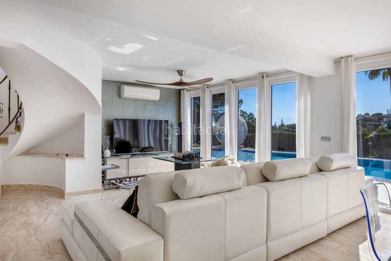 Foto fe63da72-2136-4aad-9196-1aa949f4760f. Casa amb calefacció aparcament piscina a Elviria Marbella