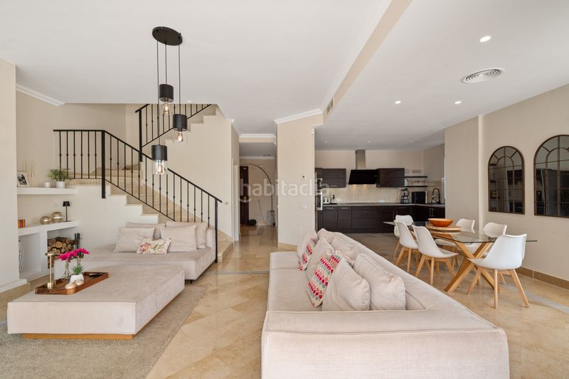 Foto 63c55e65-3314-44a3-a444-096a86898c13. Casa amb calefacció aparcament piscina a Elviria Marbella
