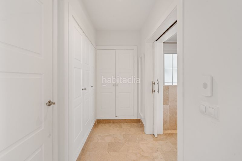 Foto acd449eb-1a1d-493c-9427-62599102fa52. Casa amb calefacció aparcament piscina a Elviria Marbella