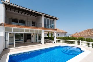 Haus in Elviria. Exclusiva villa familiar en la mairena