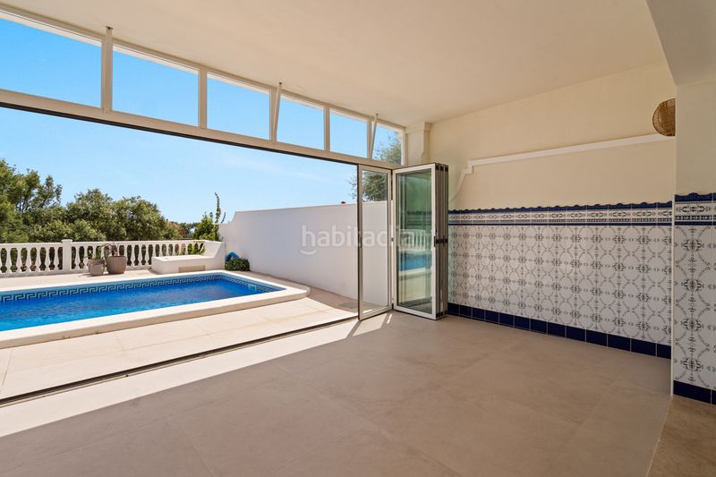 Foto c0c1a72b-4aa6-44b3-880c-d66b355e3007. Casa amb calefacció aparcament piscina a Elviria Marbella