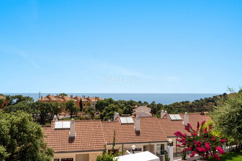 Foto ca300b01-dd13-4fe2-893d-a287d739754d. Casa amb calefacció aparcament piscina a Elviria Marbella