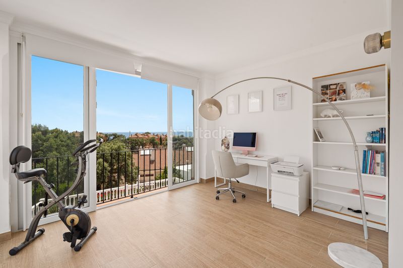 Foto e8c16c44-8975-4bb1-821f-2da65fb5b696. Casa amb calefacció aparcament piscina a Elviria Marbella