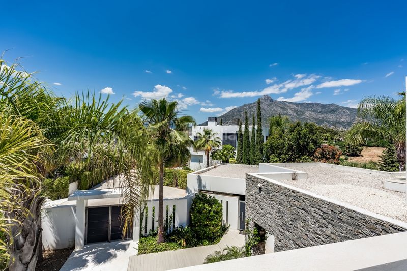 Foto 7a0d5875-fb70-4772-b177-61aa494018a6. Casa amb calefacció aparcament piscina a lomas de Marbella club Marbella