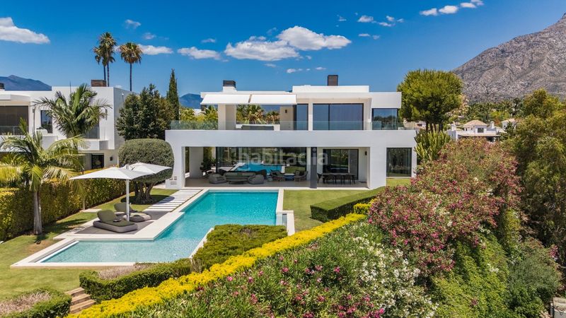 Foto 82af7a18-4f5f-4dc8-9810-d9b854280447. Casa amb calefacció aparcament piscina a lomas de Marbella club Marbella