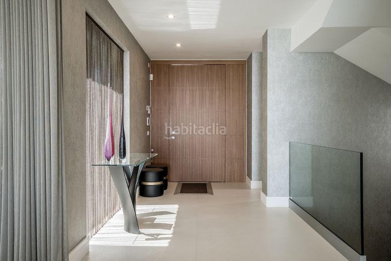 Foto db7e038d-7fba-4d1d-9c87-6f4e18e2a3c9. Casa amb calefacció aparcament piscina a lomas de Marbella club Marbella