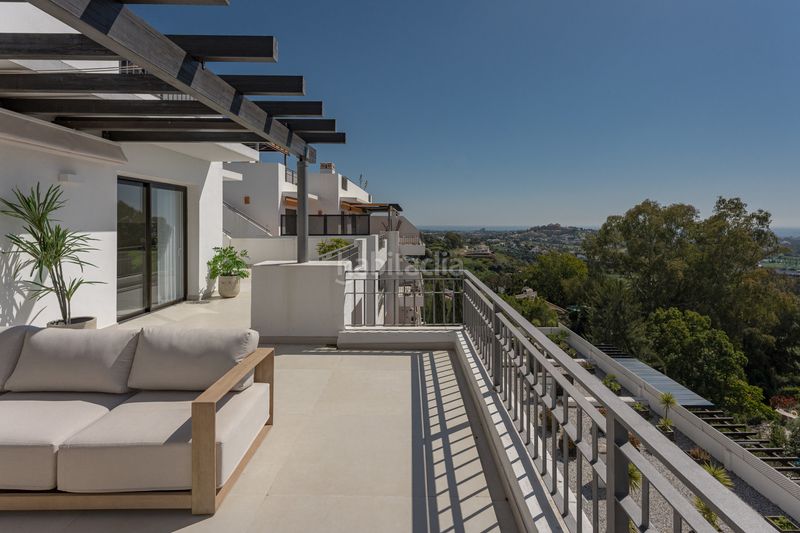 Foto 0fd37d88-d5b5-40dc-a3f0-47a9db5dc714. Àtic amb aparcament piscina a La Quinta Benahavís