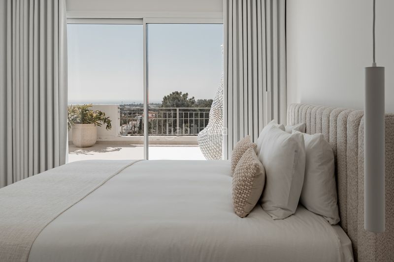 Foto 62cece59-01d1-4b43-9610-efaf9cb8ee76. Àtic amb aparcament piscina a La Quinta Benahavís