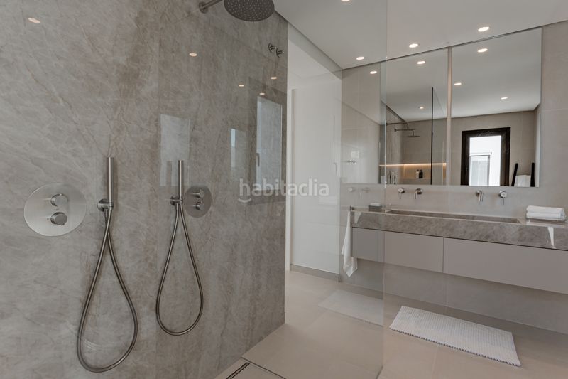 Foto c0bec7f0-95a9-4515-a9e4-ea1abe997601. Àtic amb aparcament piscina a La Quinta Benahavís