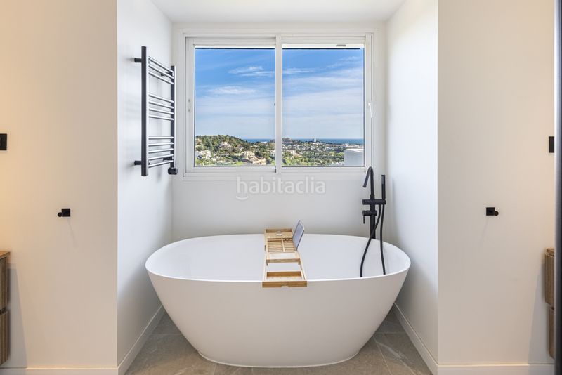 Foto 81588aaa-cd4d-4725-ac84-bbcb072564cd. Àtic amb aparcament piscina a La Quinta Benahavís