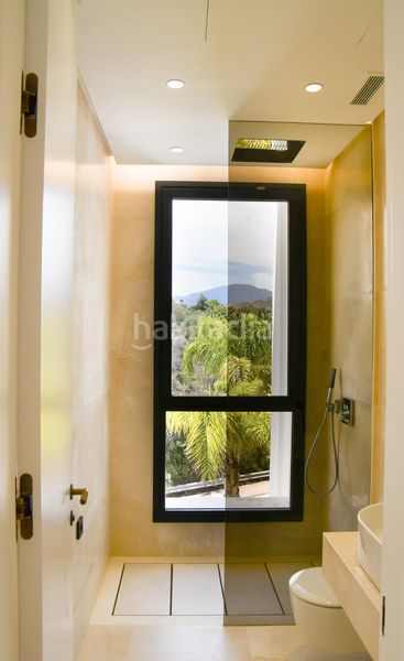 Foto 231a6693-313a-4a74-8fcf-81509ab4ec99. Casa amb aparcament piscina a lomas de Marbella club Marbella