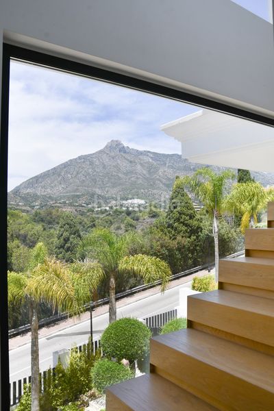 Foto a97e92a6-00f4-4e61-b45b-ad548529f448. Casa amb aparcament piscina a lomas de Marbella club Marbella