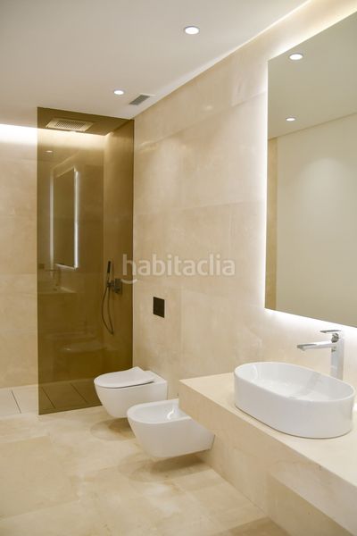 Foto eb838e3c-18c2-4909-9044-fbf88e35713d. Casa amb aparcament piscina a lomas de Marbella club Marbella