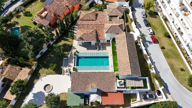 Foto 3c68e278-22f8-4ea9-b8c1-9294fc0c6bea. Casa amb aparcament piscina a Guadalmina Alta Marbella