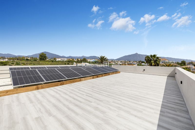 Foto 28bcada6-d0ec-4e70-b0db-43341ba4a15f. Casa amb aparcament piscina a Nueva Alcántara Marbella