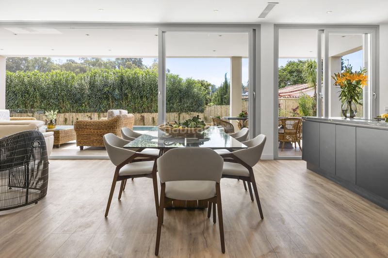 Foto 717b1f98-d1b6-4ae0-9d2f-3d08f5c402af. Casa amb aparcament piscina a Nueva Alcántara Marbella