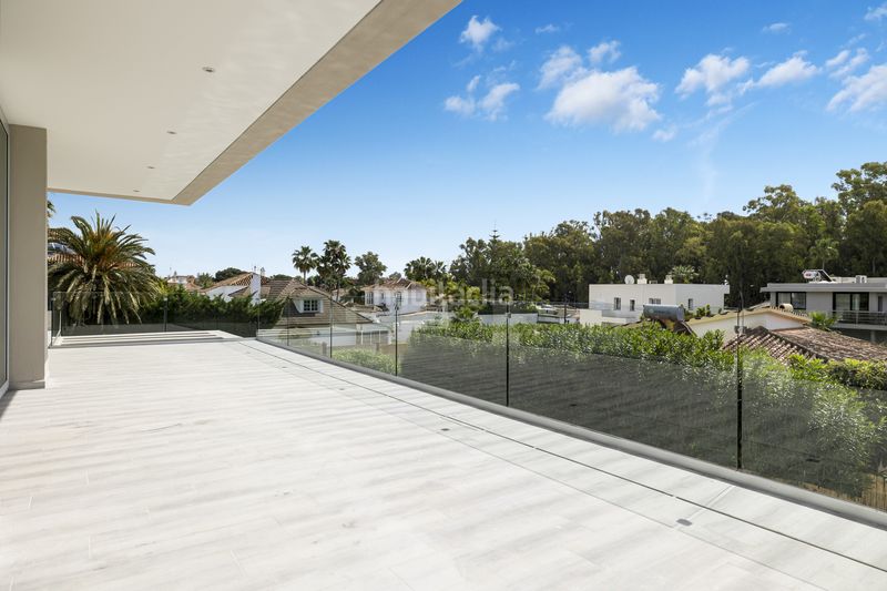 Foto 82516a98-395b-4e39-b65d-bddece64e44d. Casa amb aparcament piscina a Nueva Alcántara Marbella