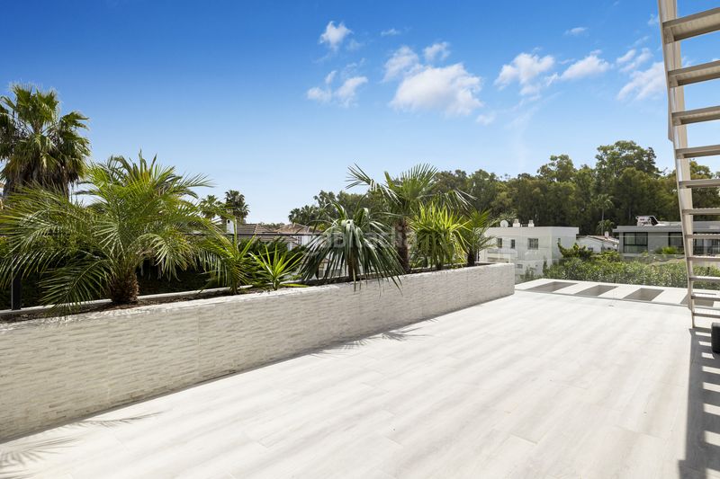 Foto 9fe43350-fbdb-4935-bbd4-92972f0d4af9. Casa amb aparcament piscina a Nueva Alcántara Marbella