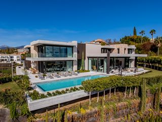 Casa in Benahavís pueblo. Villa de lujo con vistas panorámicas al mar en la quinta marbell