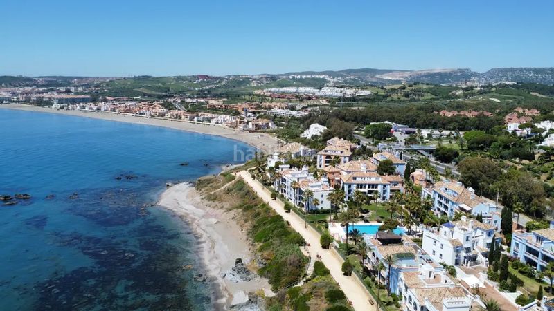 Foto 015fd4e0-12c3-4b8d-bf18-243434db2bd5. Apartament amb calefacció aparcament piscina a Casares pueblo Casares