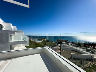 Apartament a Casares pueblo. Apartamentos modernos con vistas al mar y montaña en casares