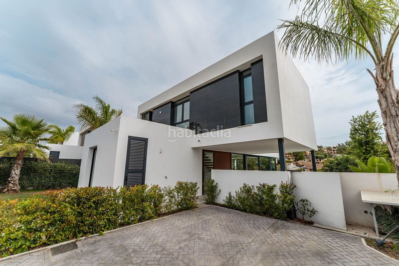 Foto ef8edc39-164e-469e-aa0f-48d367548abb. Casa amb calefacció aparcament piscina a Casco Antiguo Marbella