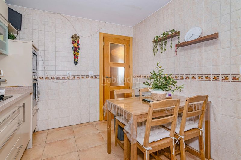 Foto 9b7624c2-d550-4985-b2af-1236a508c261. Casa adossada a rosa chacel 14 a Urbanizaciones Alhendín