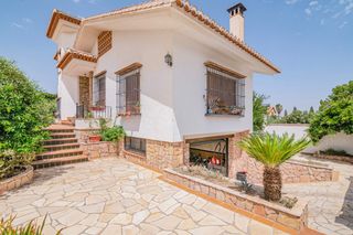 Chalet  Calle reina sofia 10. Chalet independiente en alhendín rcial sueños de cadima