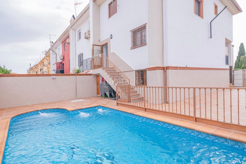 Foto b91b293d-d9a5-4599-80f7-858ff0b62bcb. Casa adossada a sagitario (am) 1 a Ambroz Vegas del Genil