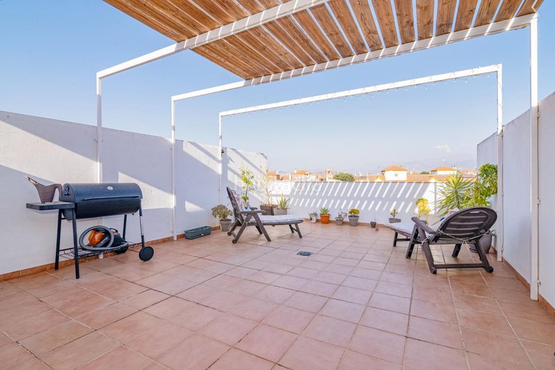 Foto a8903d4c-e96d-4ea4-9236-4bedc81b2989. Dúplex a calle de sevilla 2 a Belicena Vegas del Genil