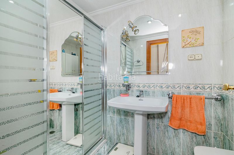 Foto 1a60ad0f-1607-474a-a6ef-48eed8a1e2b6. Appartement dans calle santo tomas de villanueva 14 dans Granada