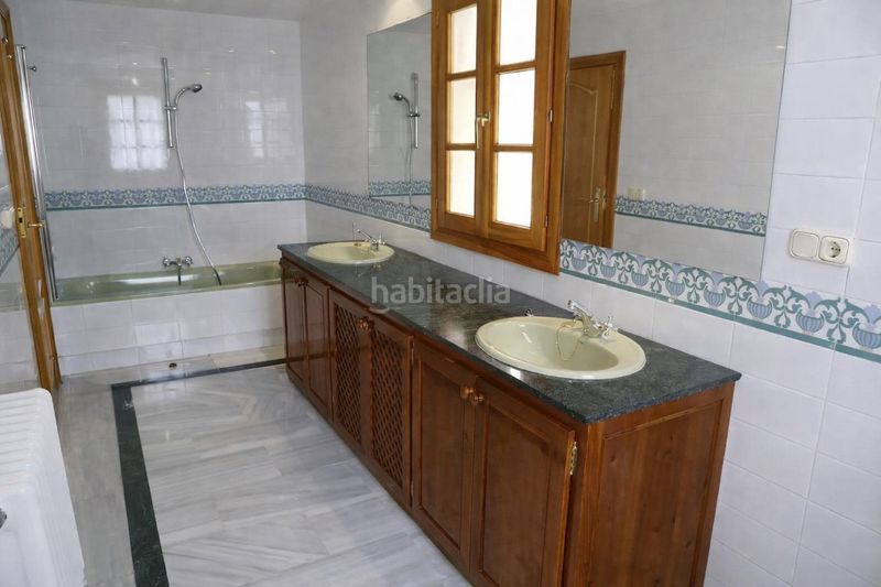Foto 13bb36bd-9e64-4770-b5f6-3b5e5ab76030. Chalet en camino del molino del pino el lujo en viznar en Víznar