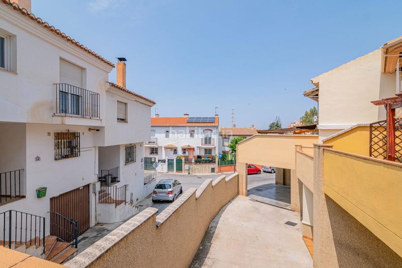 Foto ecba1780-9697-4208-8cc2-596a244f0340. Casa adossada amb aparcament a Barrio de la Vega Monachil