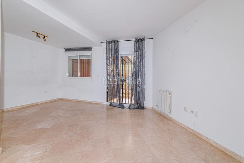 Foto f2f78dc2-624b-4484-8692-4795ec234b89. Casa adossada amb aparcament a Barrio de la Vega Monachil