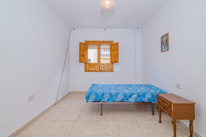 Foto 65ab00b0-15d5-407e-b8c5-45c195531537. Casa aparellada amb aparcament a Lecrín