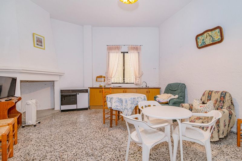 Foto 7bbe79a6-1304-49c3-ae65-686ce305c6f6. Casa aparellada amb aparcament a Lecrín