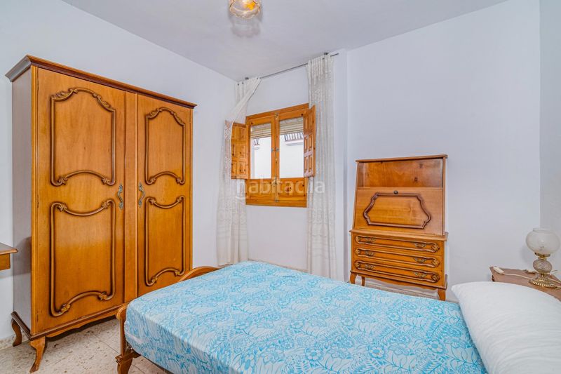 Foto 833abd70-6d21-4725-8a3a-9a855e19aaa1. Casa aparellada amb aparcament a Lecrín