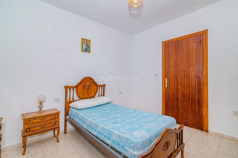 Foto e0854b5f-95f8-4d98-bdd2-5e0ec85e908e. Casa aparellada amb aparcament a Lecrín